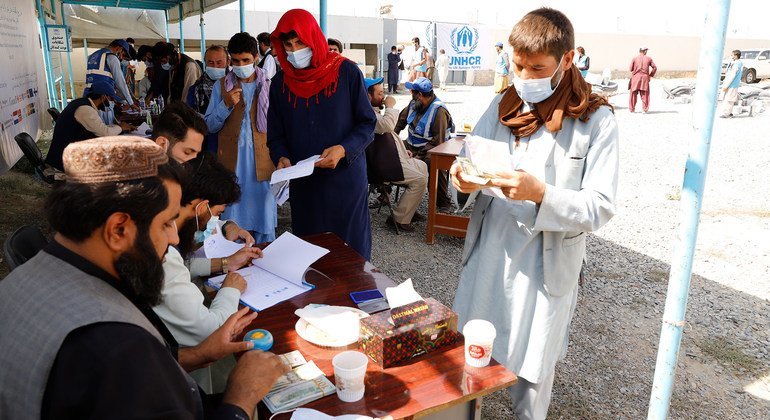 La crise en Afghanistan s'aggrave avec la chute des températures, avertit le HCR